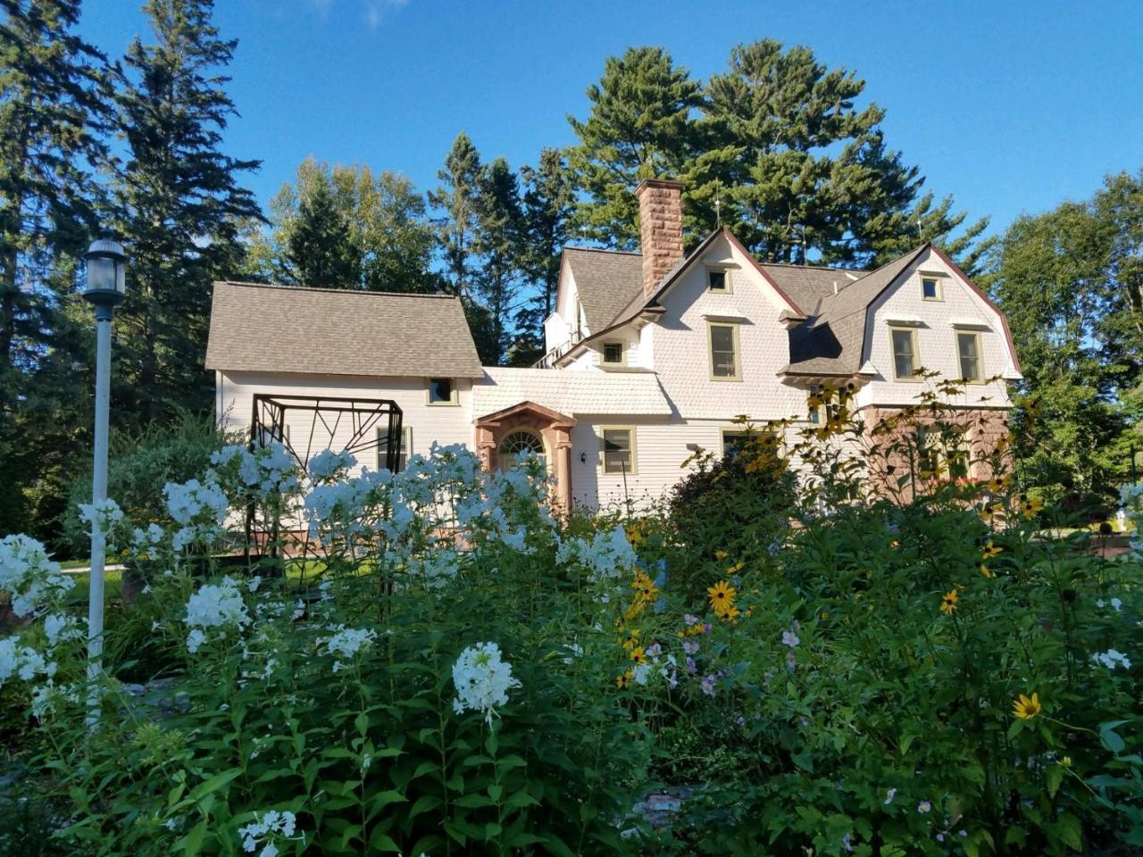 Pinehurst Inn Bed & Breakfast Бейфийлд Екстериор снимка